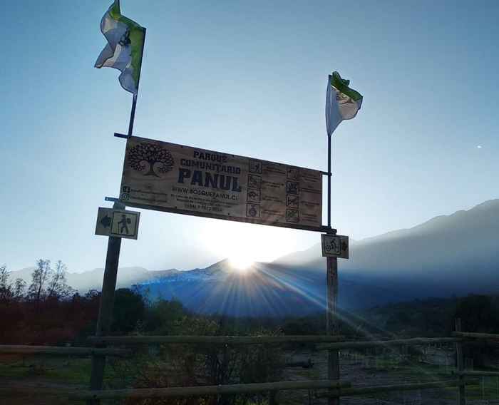 The entrance of the Community Park Panul, site of one of the analysed conflicts, © Daniel Ortiz in laderasur.com